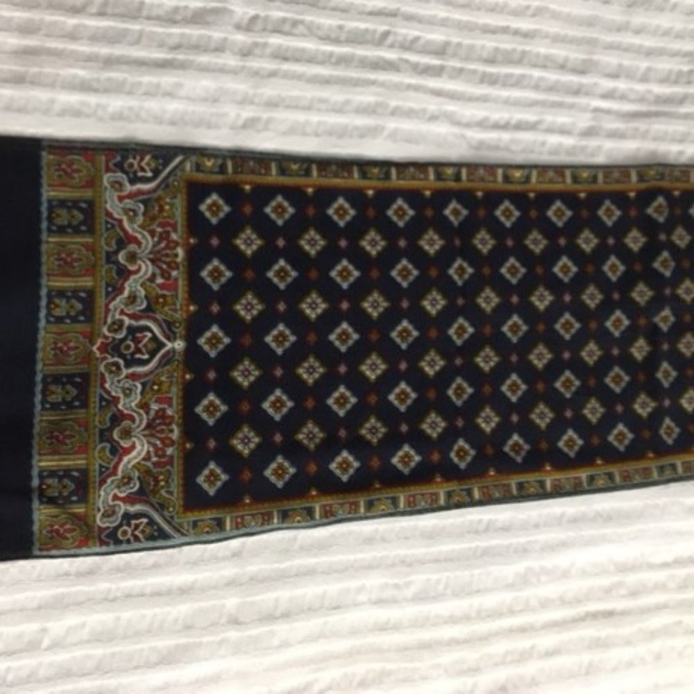 scarves - Picture 2 of 7